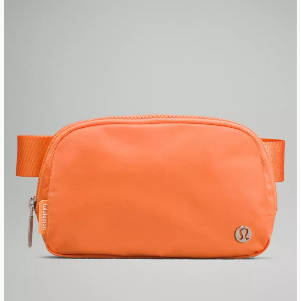 Lululemon Everywhere belt bag Orange Frappe NWT